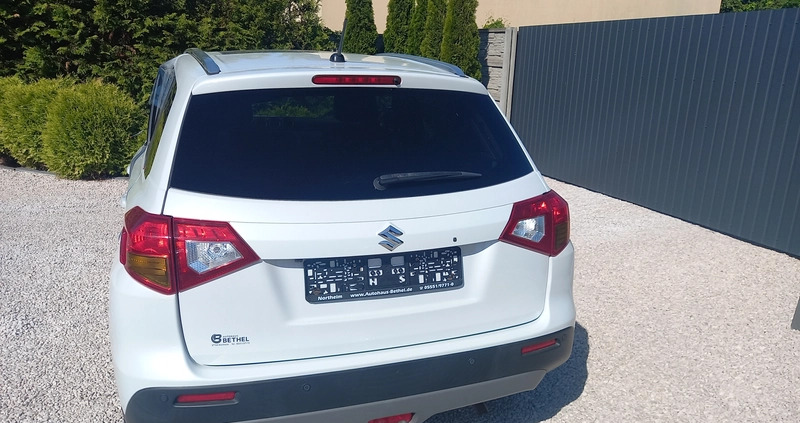 Suzuki Vitara cena 28600 przebieg: 96000, rok produkcji 2015 z Nekla małe 137